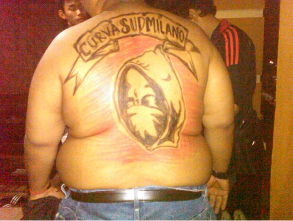 Curva Sud Jambi @MilanistiOrId @Milanistwit @MIsezJAMBI @AngelMISezJambi @DennyCagur @gadiiing Photo - Abdul Barik - Lockerz