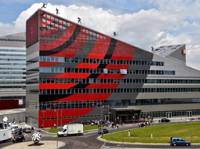 5bb5c70d42_2014-05-19-Casa-Milan-Portello-2