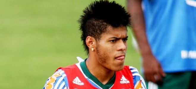 Leandro-Treino-Palmeiras-Eduardo-Viana_LANIMA20130213_0093_26