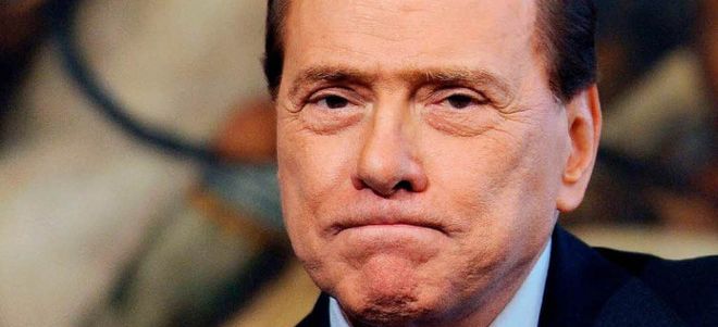 11pol1-spalla-berlusconi-704x400
