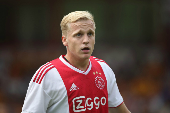 Donny Van de Beek-22-04