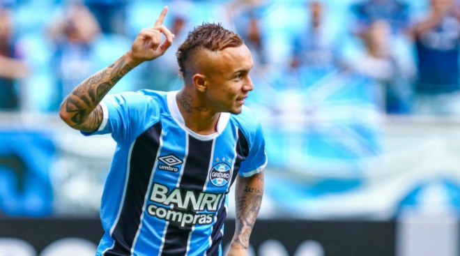 Everton Soares-05-12