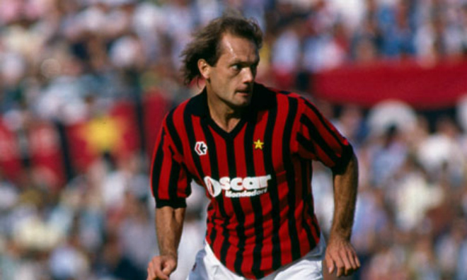 ray-wilkins-playing-for-m-007