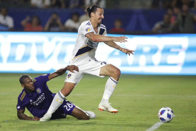Zlatan+Ibrahimovic+17-11l-2