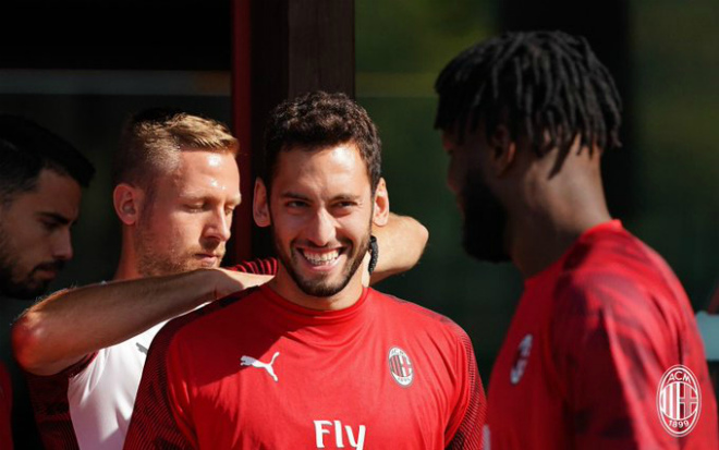 Hakan Calhanoglu-19-09